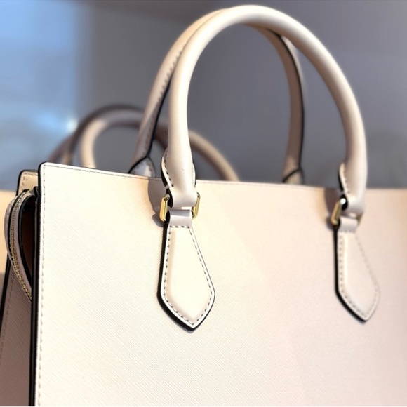 Michael Kors Sheila Medium Satchel Bag Powder Blush - Picture 6 of 9